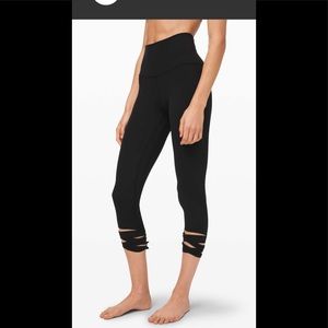 Lululemon Aligns Love Knot